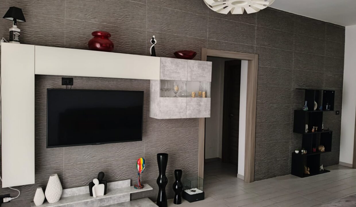 WhatsApp Image 2025-10-06 at 09.07.34 (2)